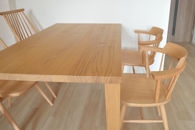 タモ無垢材のテーブル：神戸市東灘区