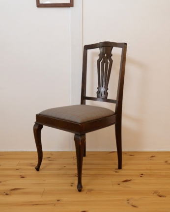 北野異人館で使われていたアンティークチェアの修理と張り替え