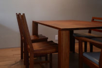 シャルドネのダイニングテーブルの再塗装修理