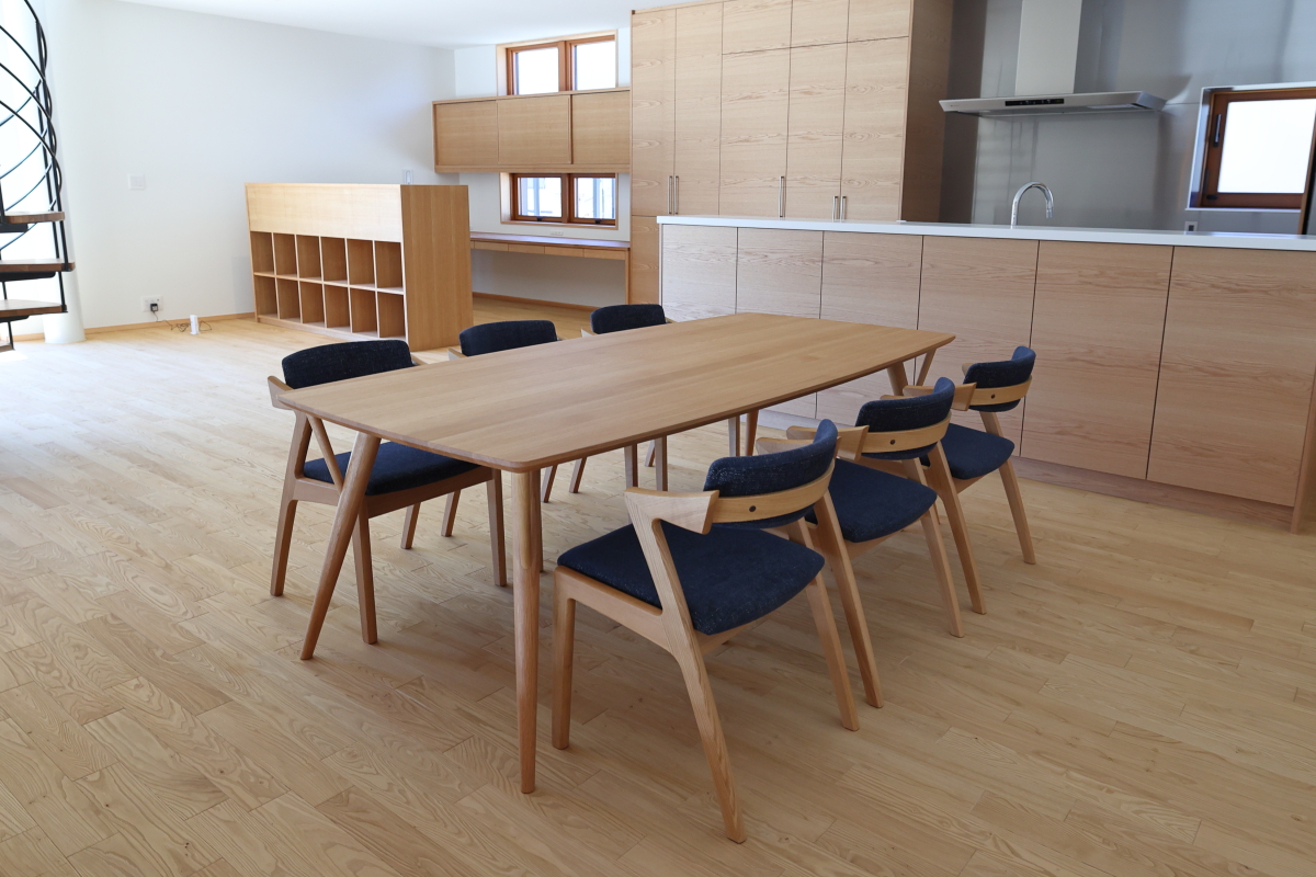 オーク無垢材のダイニングテーブルセット｜兵庫県 | 神戸の家具屋