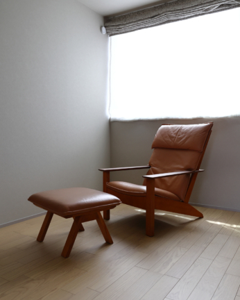 柏木工のソファとオットマンの修理後