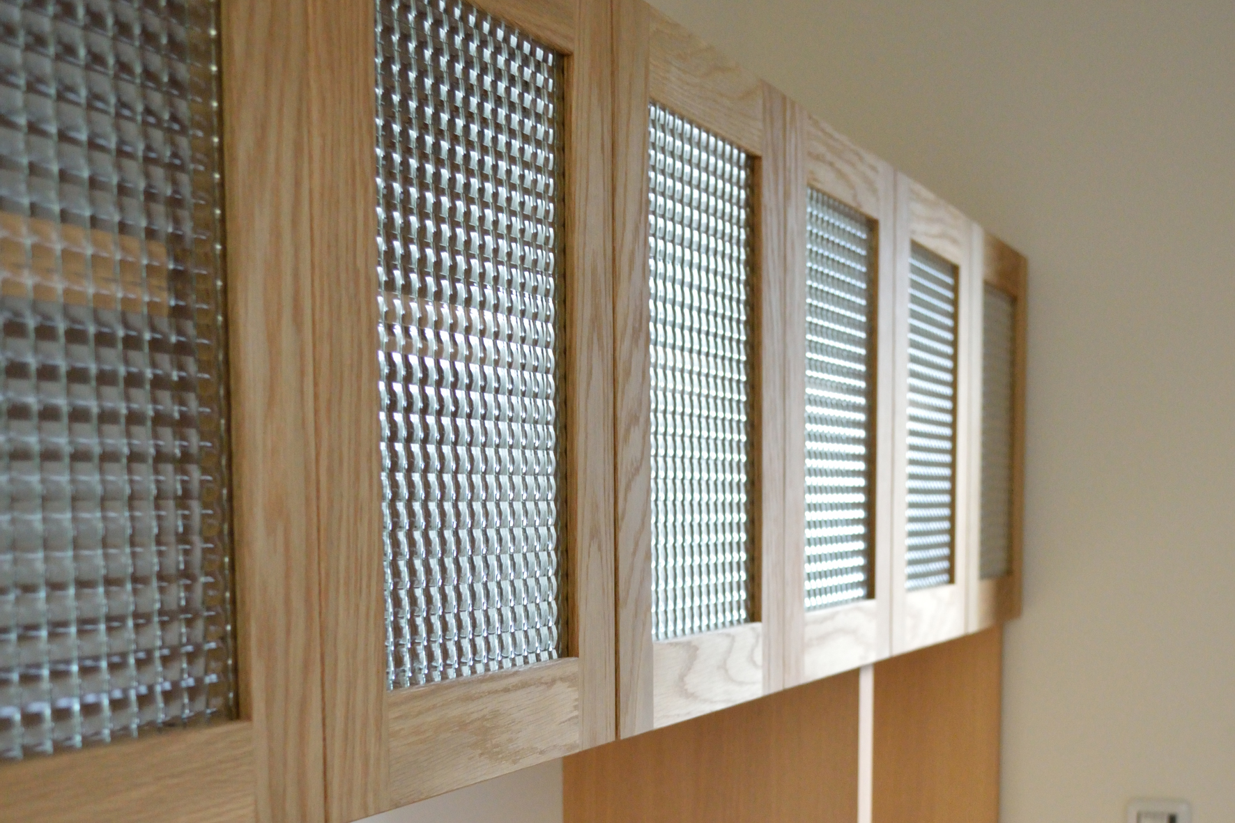 kitchenboard_checker_glass | 神戸の家具屋【cachito furniture】一枚板・オーダー家具・無垢材の家具 ...